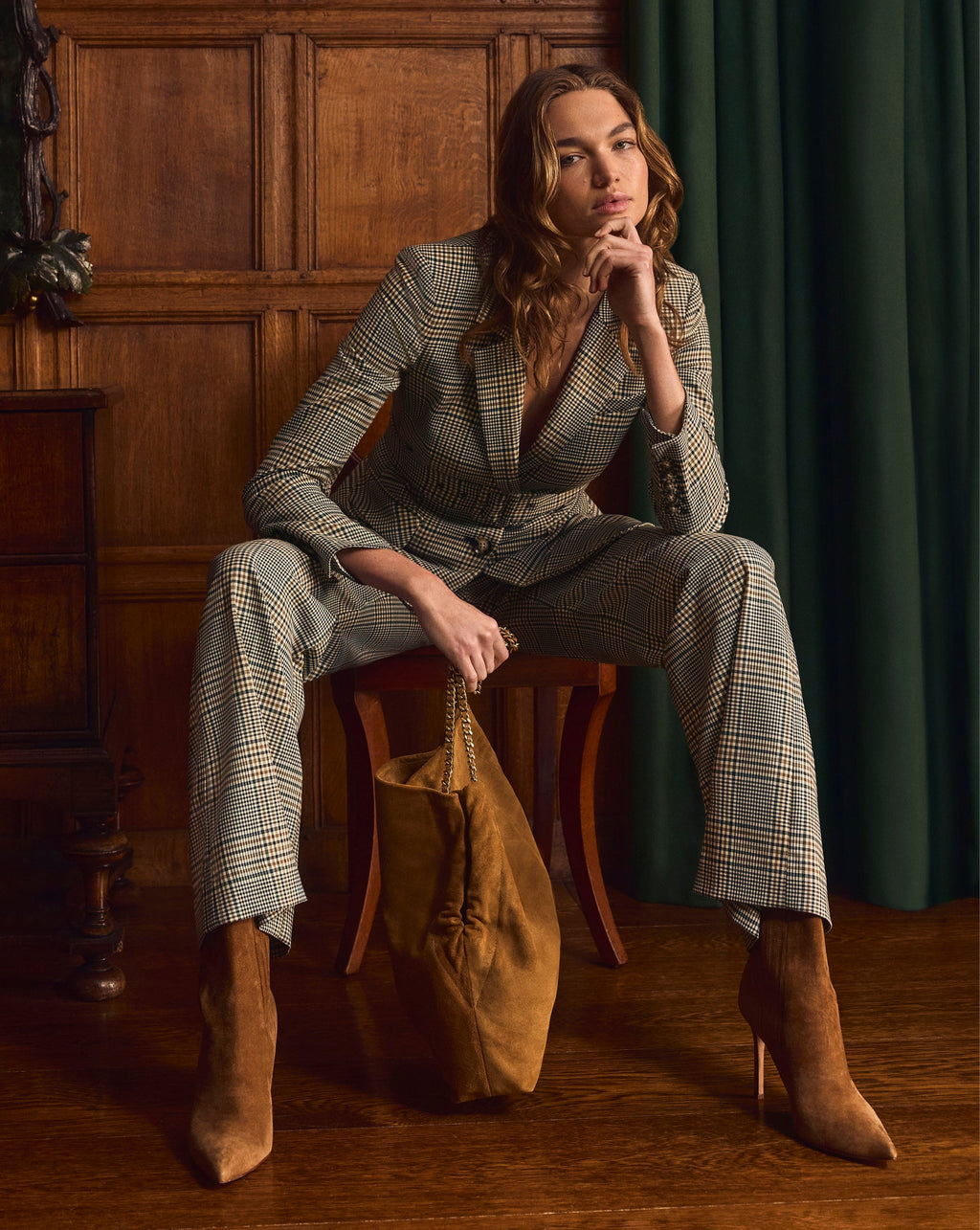 Lisa Mid-Heel Ankle Boot